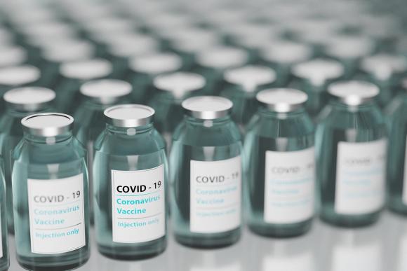 COVID-19-Impfstoff-Ampullen
